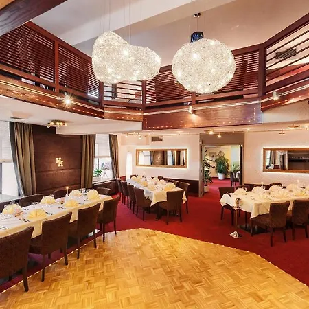 & Restaurant Hessischer Hof Hotel 3*