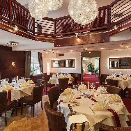 黑森州庭院酒店及餐厅