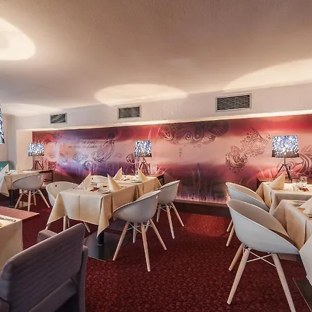 & Restaurant Hessischer Hof